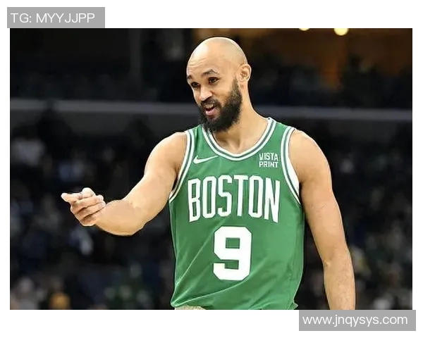 十三号足球后卫球星盘点：从经典到现役的顶级防守者分析