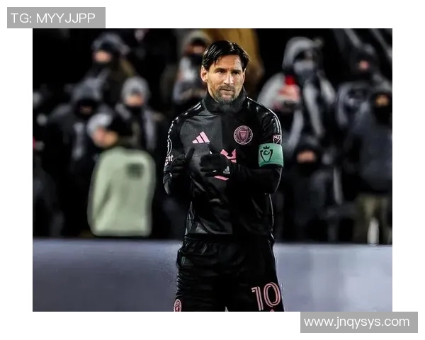 足球场上的巨星风采:高调球员如何影响比赛与全球足球文化